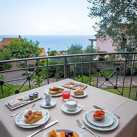Hotell Martino 3*